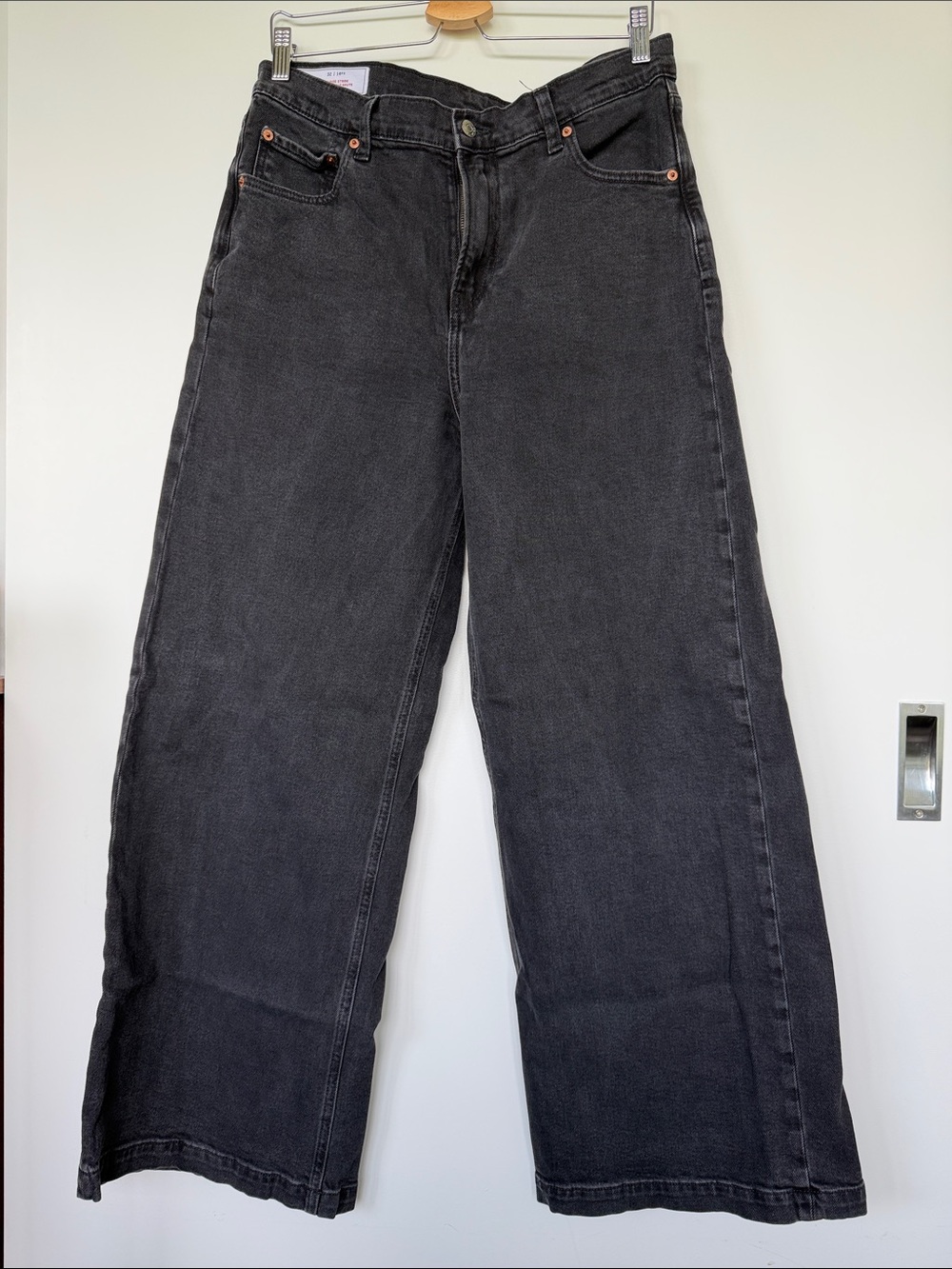 GAP Wide Leg Jeans in Washed Black